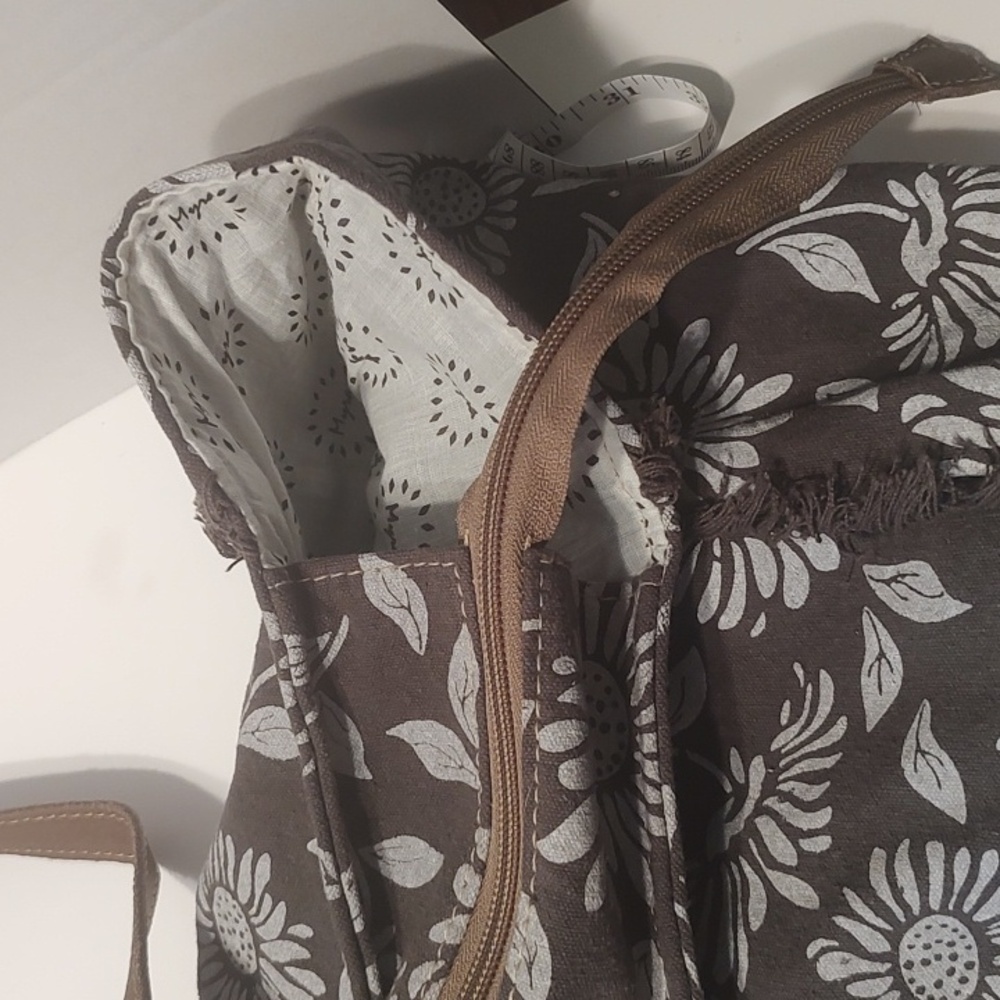 Myra Anemone Weekender Bag Brown, Grey, White NWT Floral - Picture 11 of 13